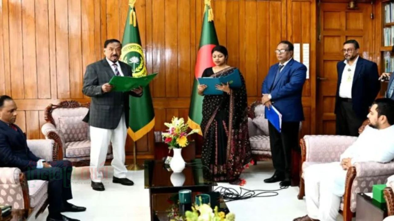 শপথ নিলেন এনসিপির নুসরাত তাবাসসুম