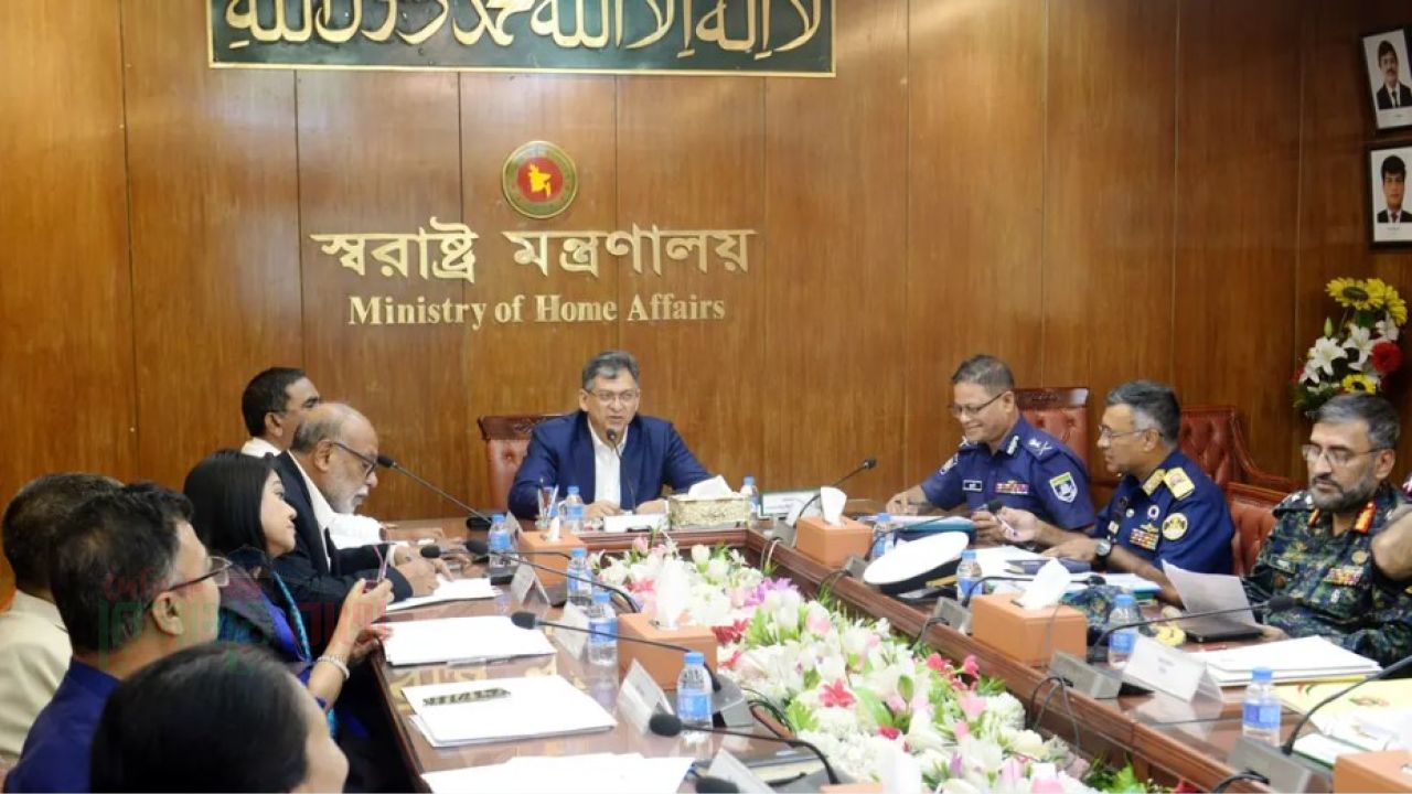 ঝুঁকিপূর্ণ মণ্ডপের সংবাদ পাওয়া যায়নি, পেলে তাৎক্ষণিক ব্যবস্থা