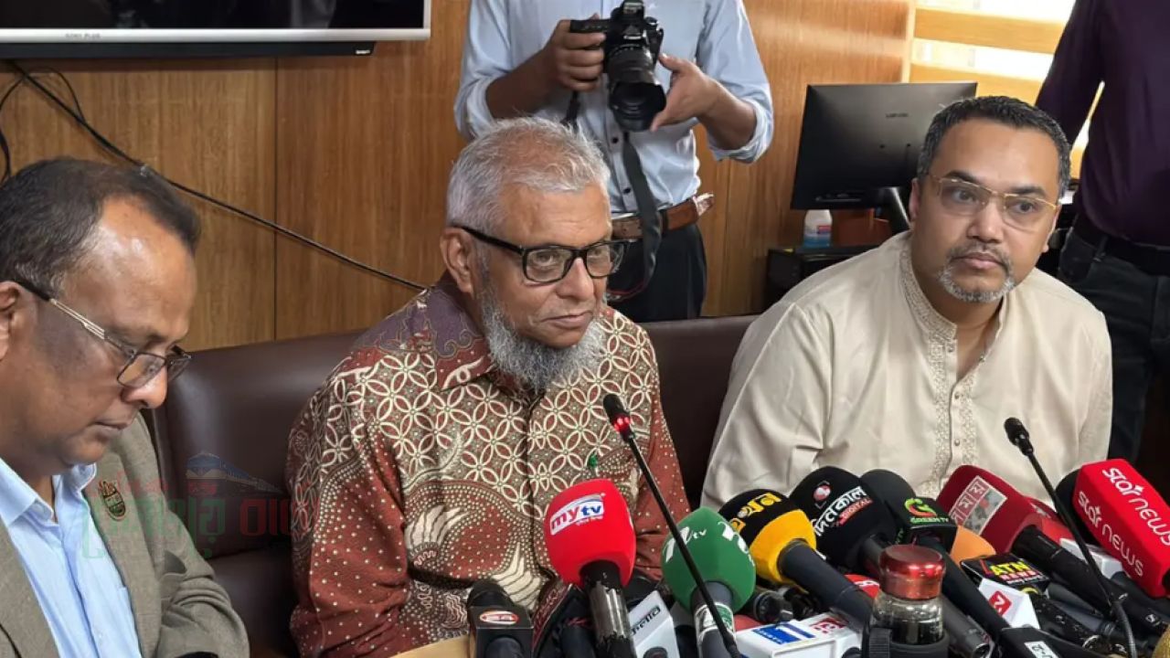 মালয়েশিয়ায় প্রশিক্ষিত শ্রমিক পাঠানোর ওপরই গুরুত্ব দেওয়া হবে: শ্রমমন্ত্রী