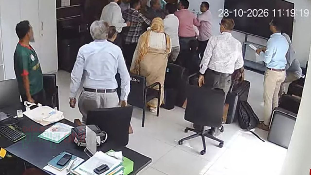 কার্যালয়ে ঢুকে আইইডিসিআরের পরিচালককে মারধরের অভিযোগ ড্যাবের বিরুদ্ধে